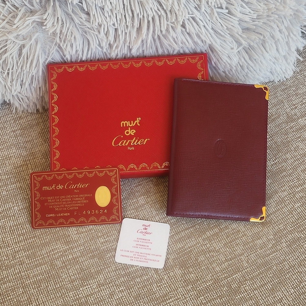 Cartier card holder wallet brand new..w/authenticity card